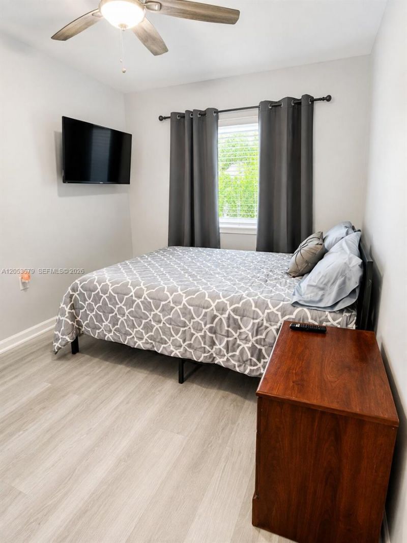 8615 NW 8th St, Unit 414, Miami, FL 33126 Photo