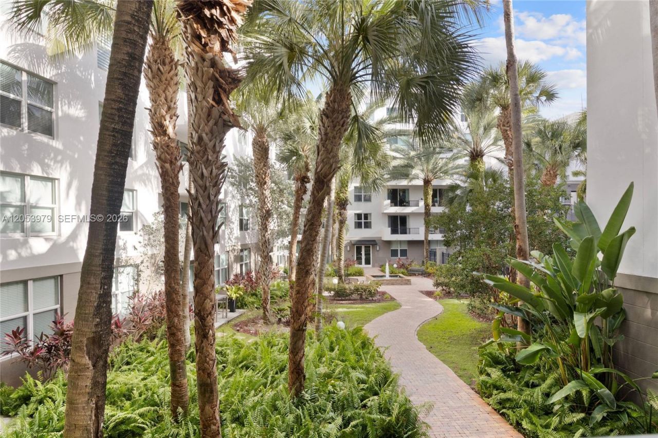 2421 NE 65th St , Unit 217, Fort Lauderdale, FL 33308 Photo