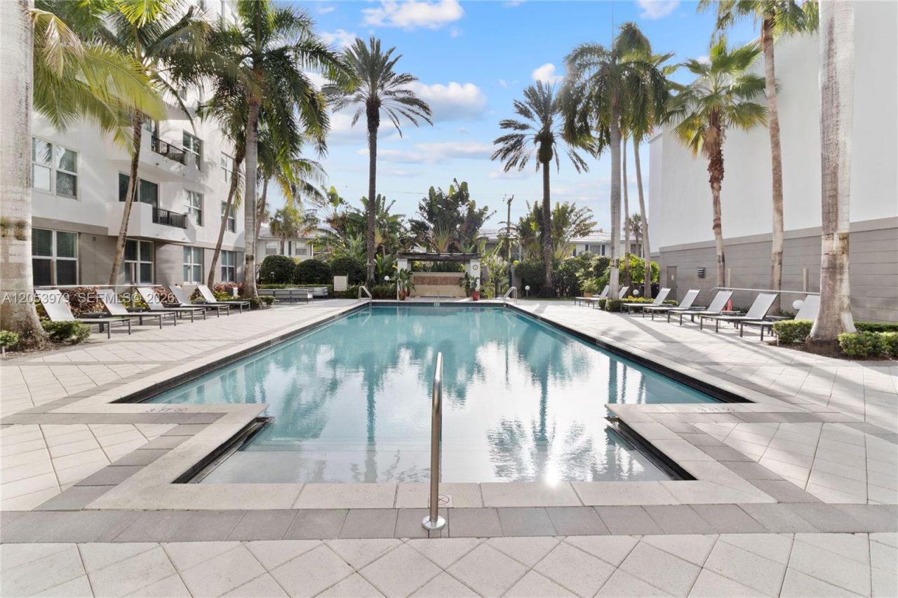 2421 NE 65th St , Unit 217, Fort Lauderdale, FL 33308 Photo