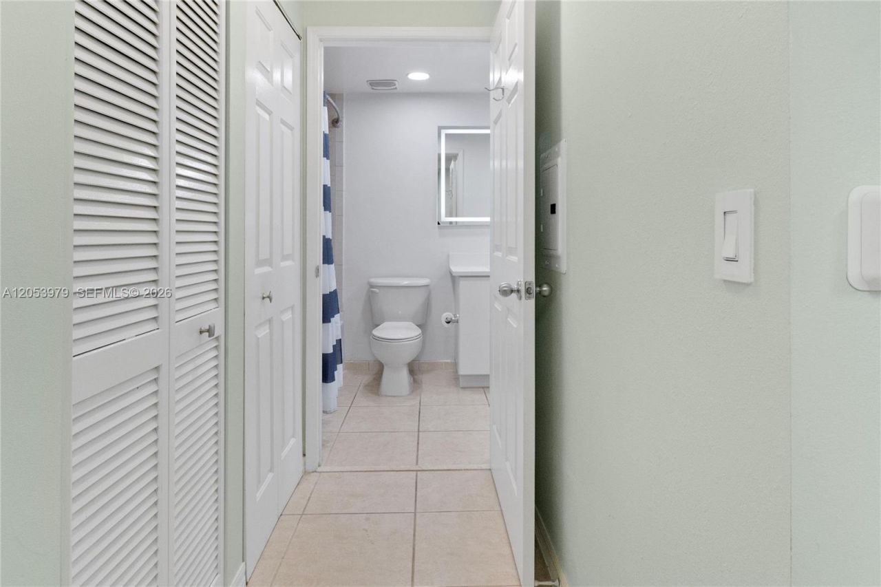 2421 NE 65th St , Unit 217, Fort Lauderdale, FL 33308 Photo