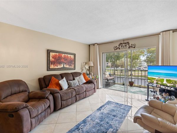 1000 Hillcrest Ct , Unit 214, Hollywood, FL 33021