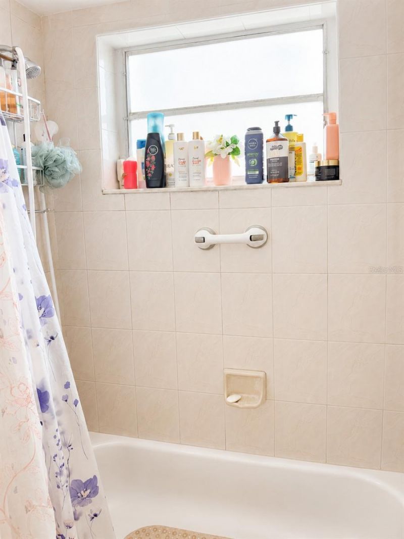 110 Royal Palm Road , Unit 208, Hialeah Gardens, FL 33016 Photo