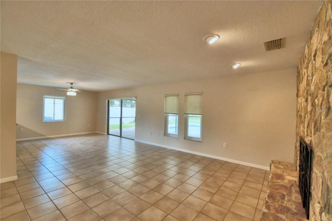902 Crestview Drive, Auburndale, FL 33823 Photo
