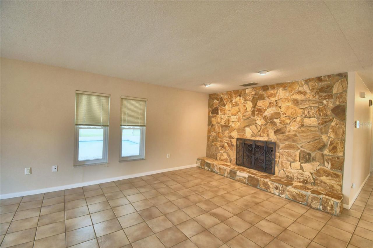 902 Crestview Drive, Auburndale, FL 33823 Photo