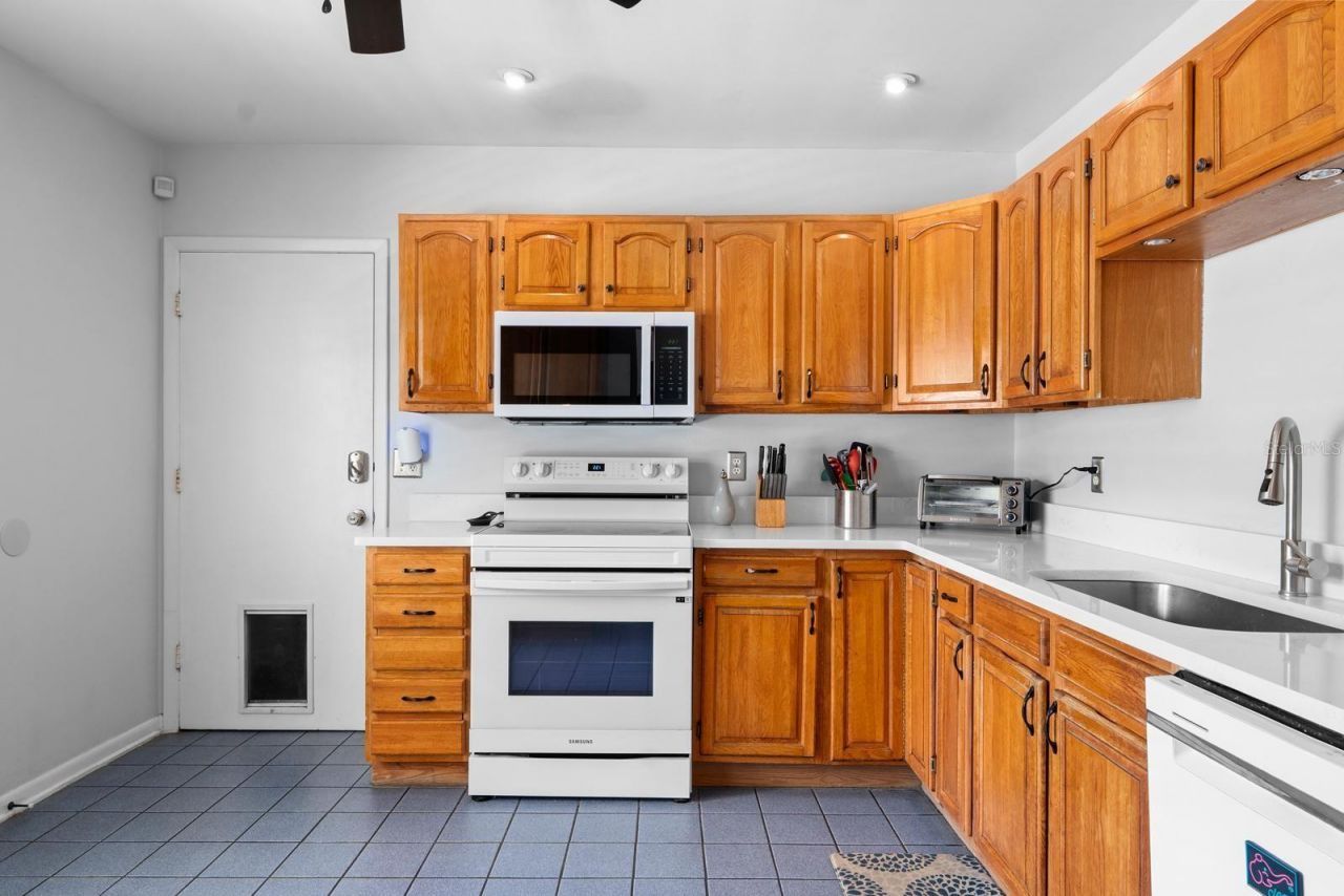 709 Caliente Drive, Brandon, FL 33511 Photo