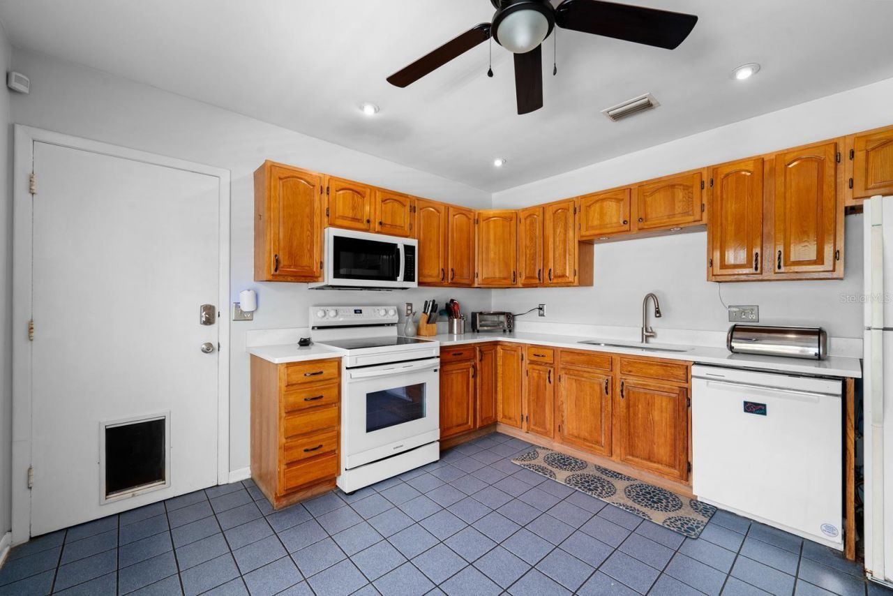 709 Caliente Drive, Brandon, FL 33511 Photo