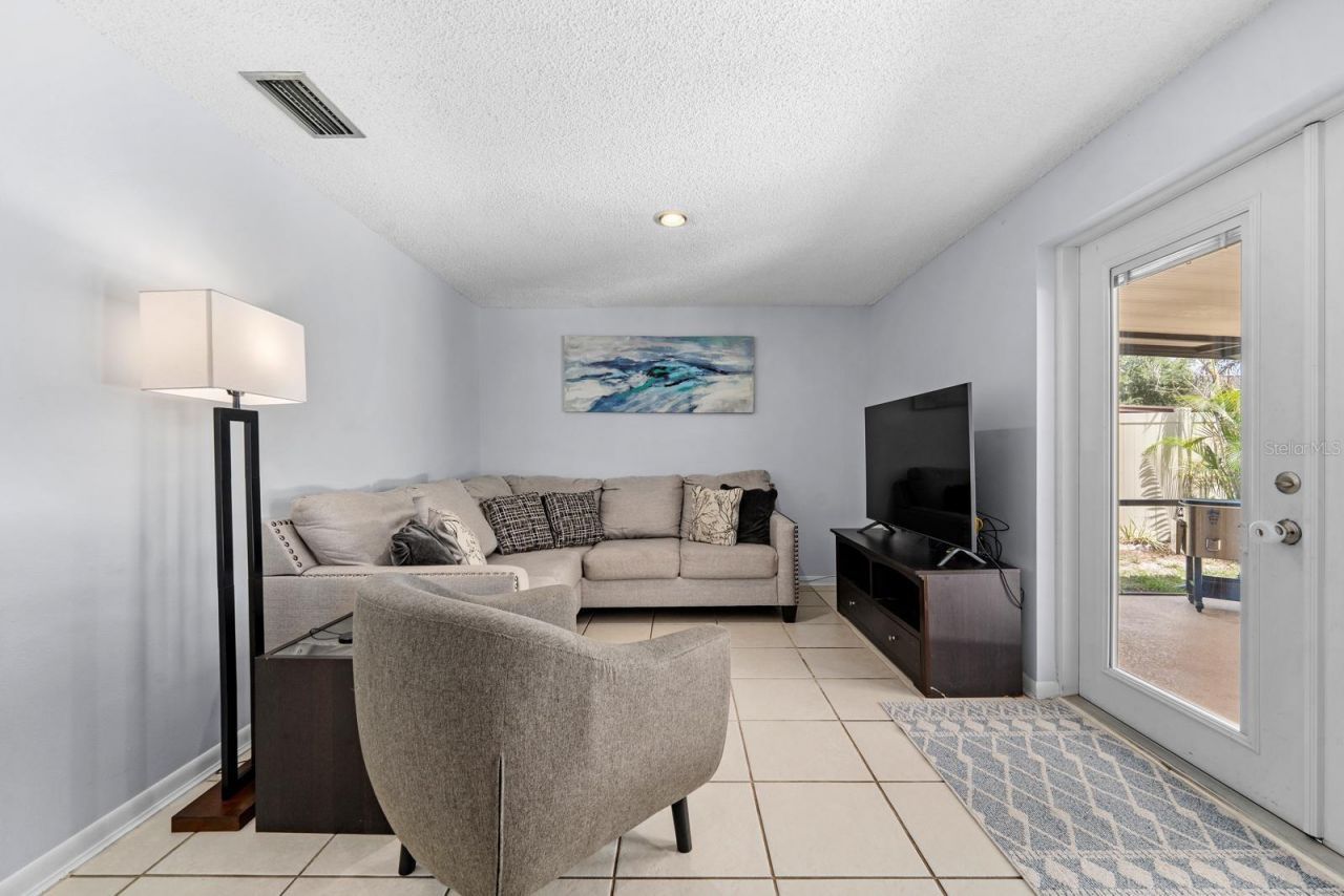 709 Caliente Drive, Brandon, FL 33511 Photo