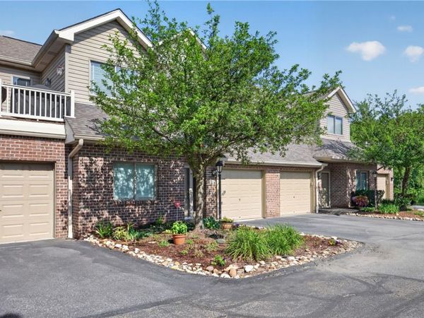 9106 Sundance Dr , Bridgeville, PA 15017