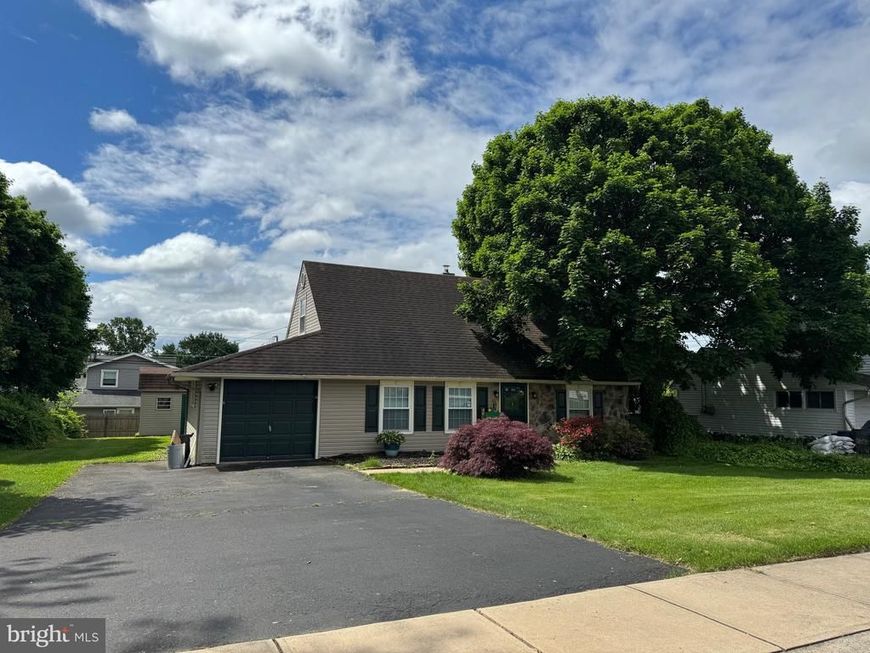 40 Tinsel Road , Levittown, PA 19056 Main Photo
