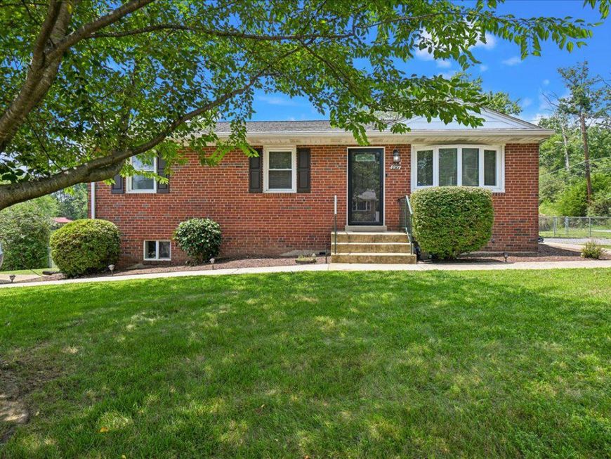 8901 Townsend Lane, Clinton, MD 20735 Main Photo