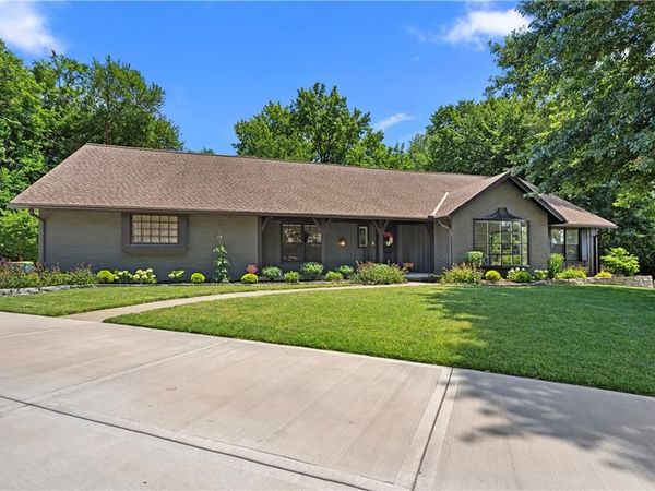 11211 Holly Street, Kansas City, MO 64114
