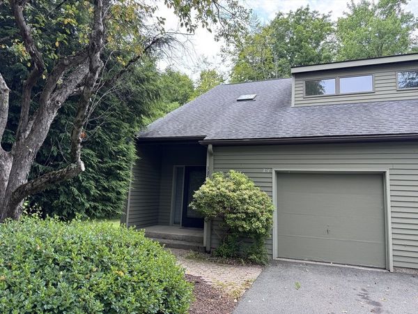 304 Fairway Village, Unit 304, Northampton, MA 01053