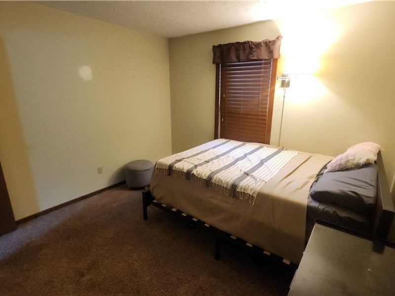 46103 New England Square, Unit B, New Waterford, OH 44445 Photo 12