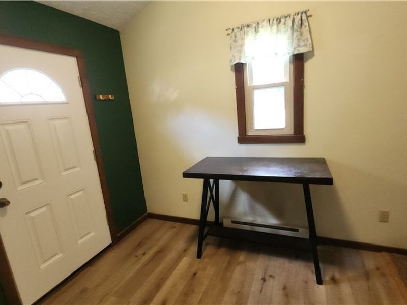 46103 New England Square, Unit B, New Waterford, OH 44445 Photo 5