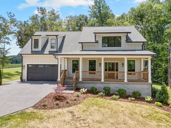 910 Steele Rd , Charlotte, TN 37036