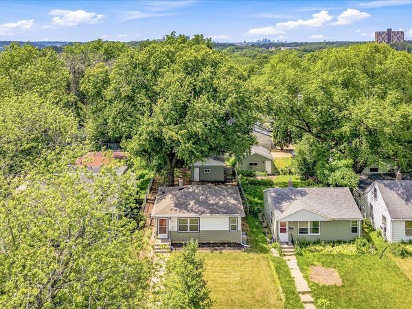 285 Hazelwood Street , Saint Paul, MN 55106