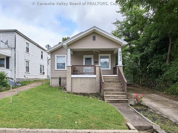 2412 Monroe Avenue, St Albans, WV 25177