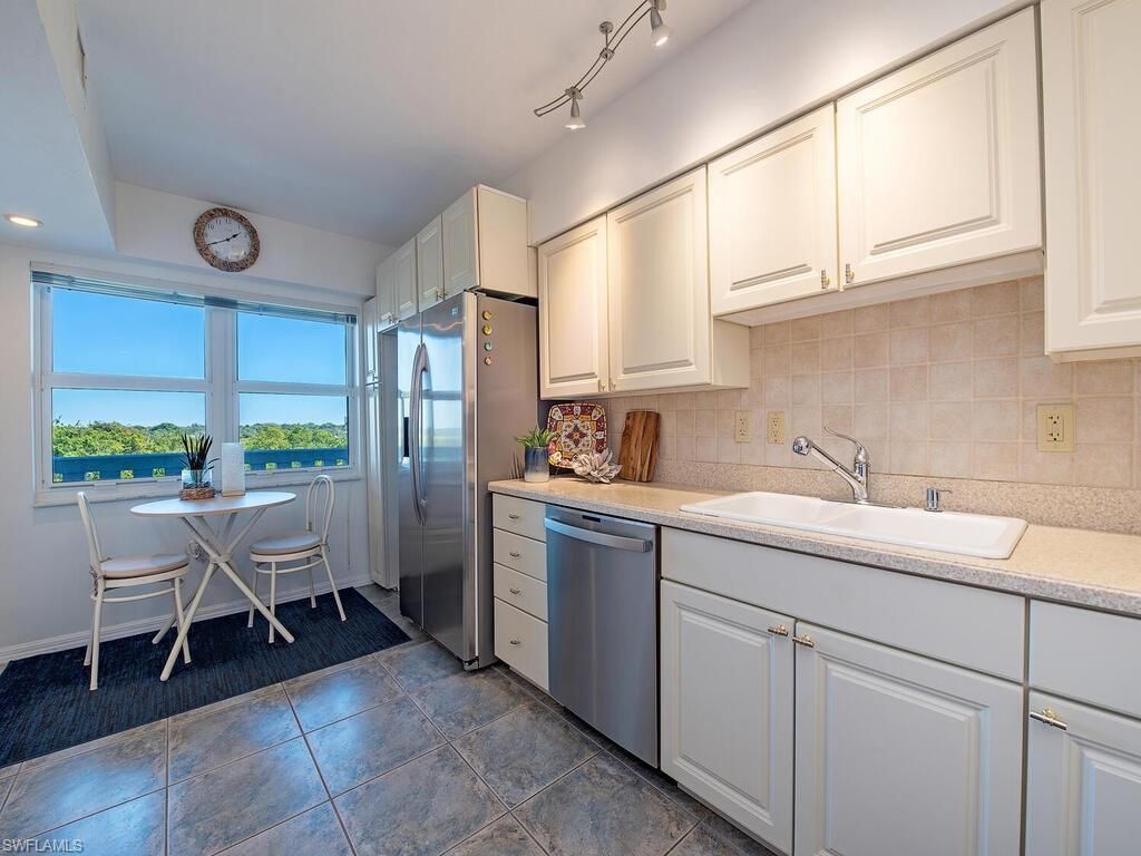 5501 Heron Point Dr, Unit 503, Naples, FL 34108 Photo