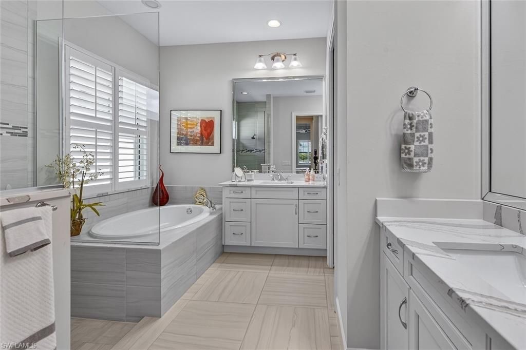 6387 Warwick Ave, Naples, FL 34113 Photo