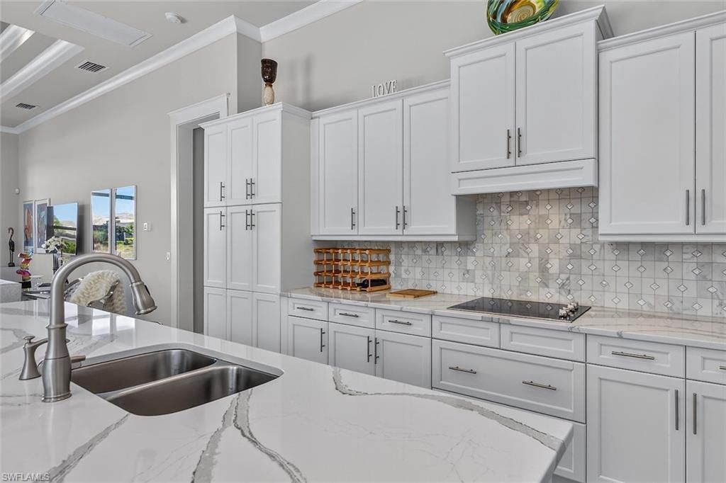 6387 Warwick Ave, Naples, FL 34113 Photo