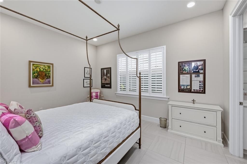 6387 Warwick Ave, Naples, FL 34113 Photo