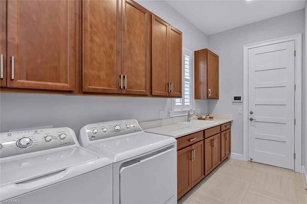 6387 Warwick Ave, Naples, FL 34113 Photo