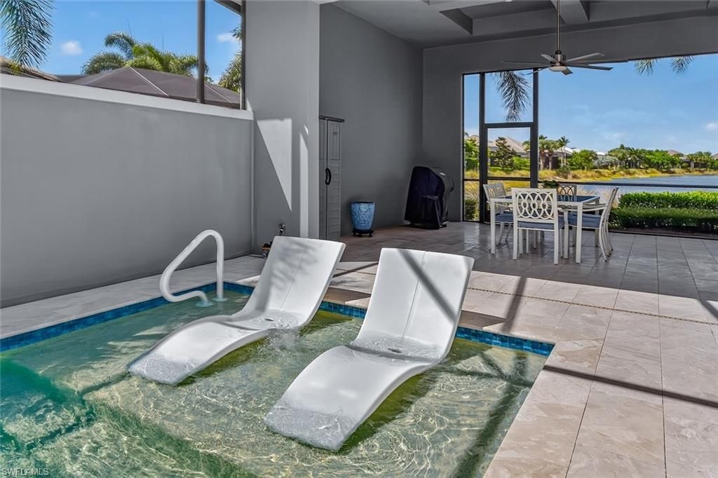6387 Warwick Ave, Naples, FL 34113 Photo