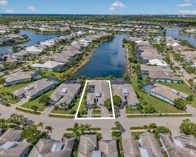 6387 Warwick Ave, Naples, FL 34113 Photo