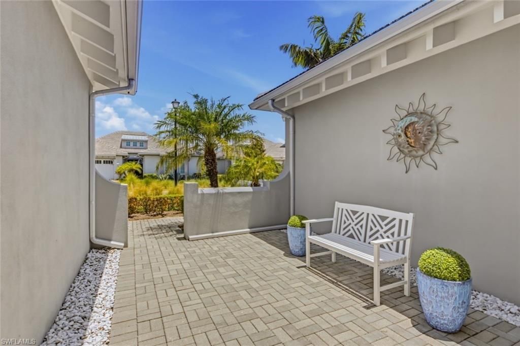 6387 Warwick Ave, Naples, FL 34113 Photo