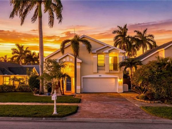3570 Kent DR, NAPLES, FL 34112
