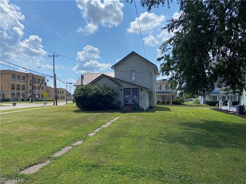 353 S River Street, Newcomerstown, OH 43832 Photo 4