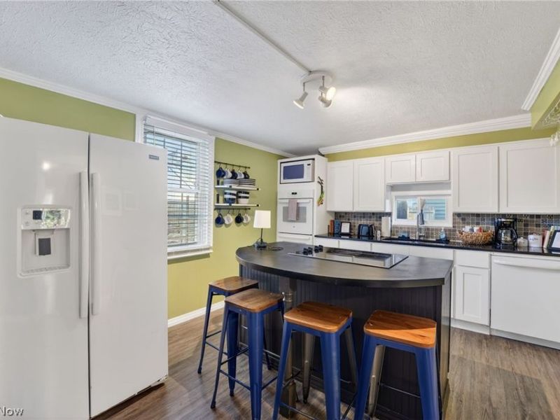2078 W 41st Street, Cleveland, OH 44113 Photo 9