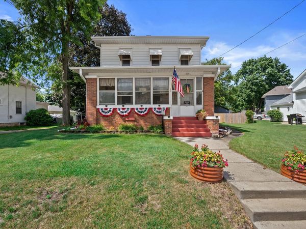 315 Branch St, Hartford, WI 53027