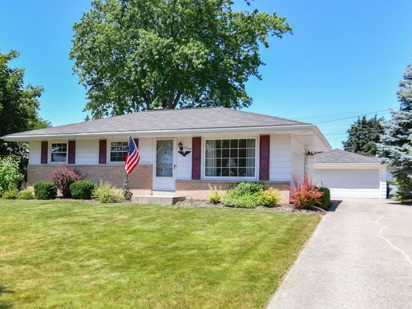 5647 S Lorene Ave, Milwaukee, WI 53221