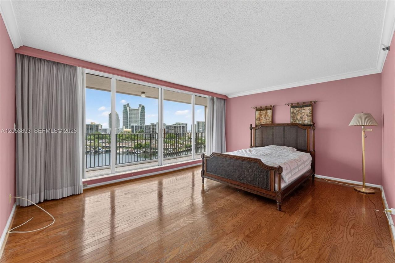 300 Three Islands Blvd, Unit 207, Hallandale Beach, FL 33009 Photo