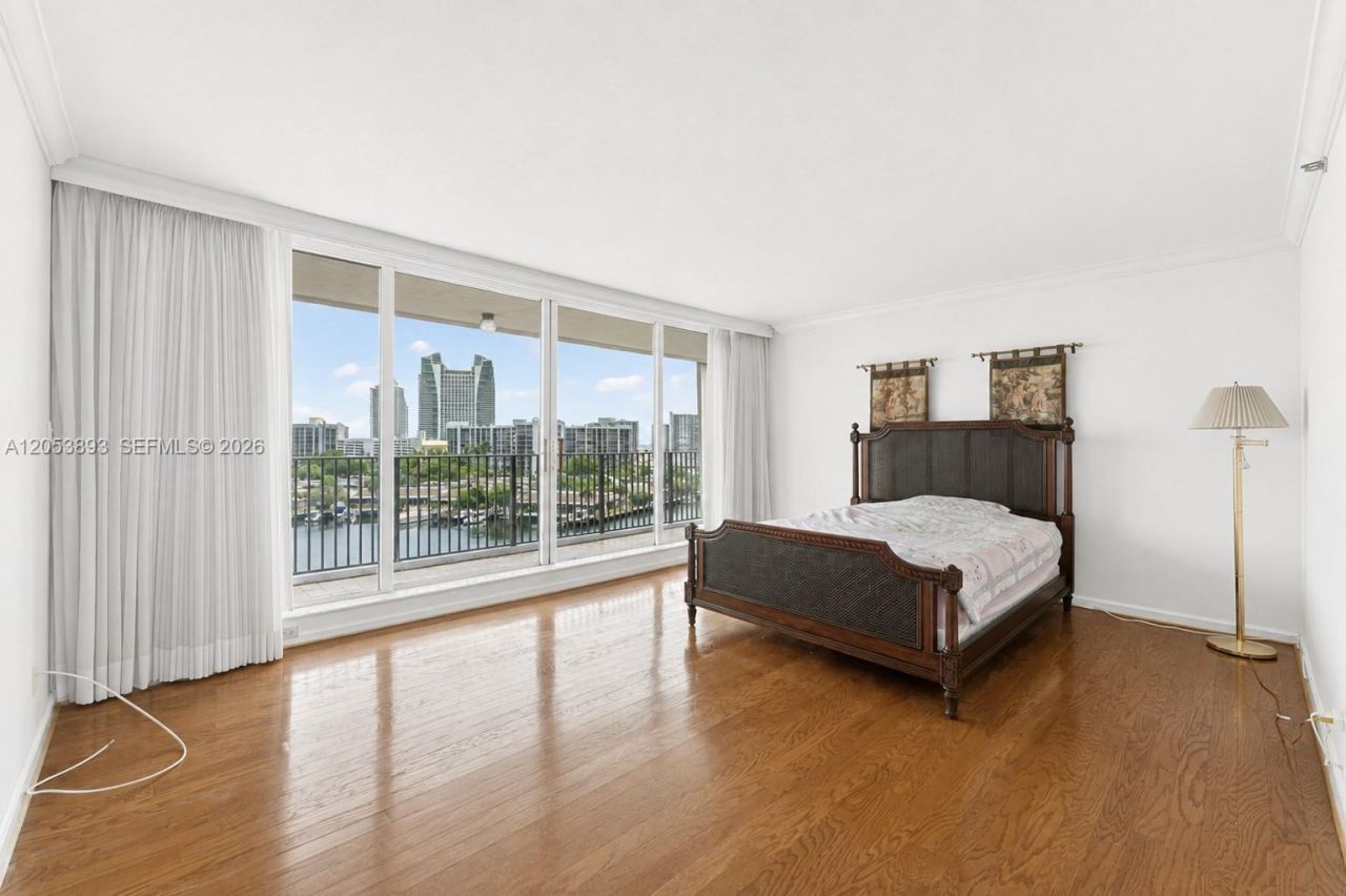 300 Three Islands Blvd, Unit 207, Hallandale Beach, FL 33009 Photo