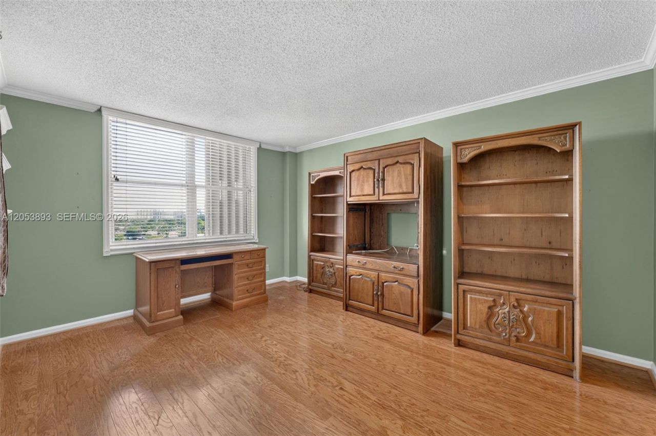 300 Three Islands Blvd, Unit 207, Hallandale Beach, FL 33009 Photo