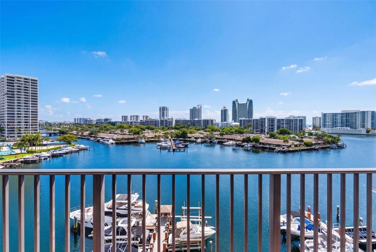 300 Three Islands Blvd, Unit 207, Hallandale Beach, FL 33009 Photo