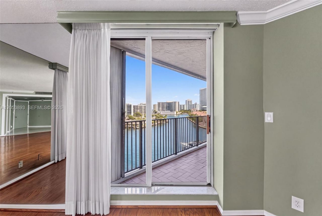 300 Three Islands Blvd, Unit 207, Hallandale Beach, FL 33009 Photo