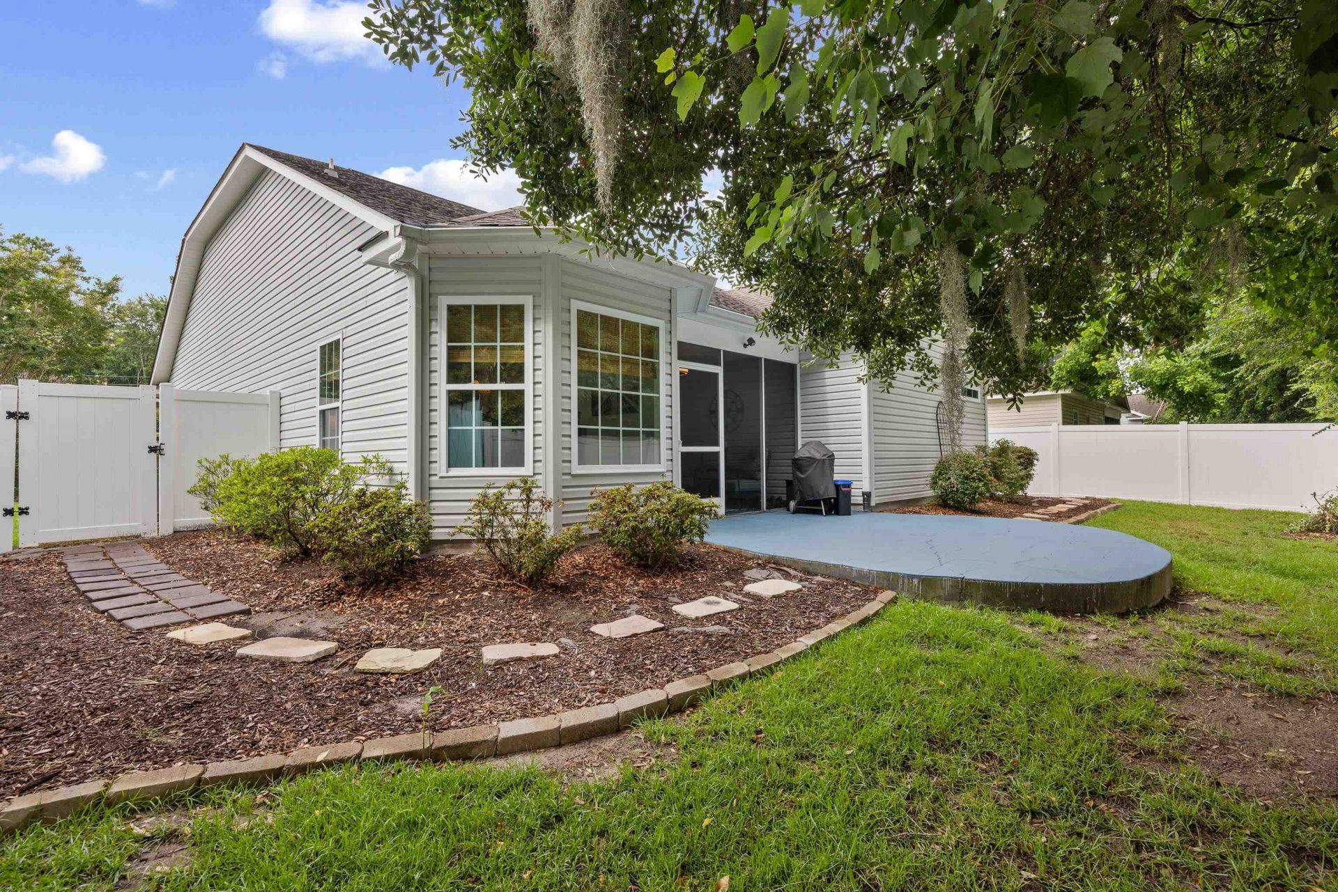 110 Clearwater Dr.  Photo 35