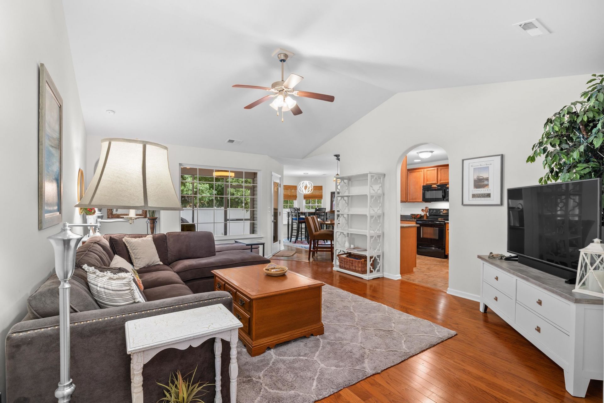 110 Clearwater Dr.  Photo 4
