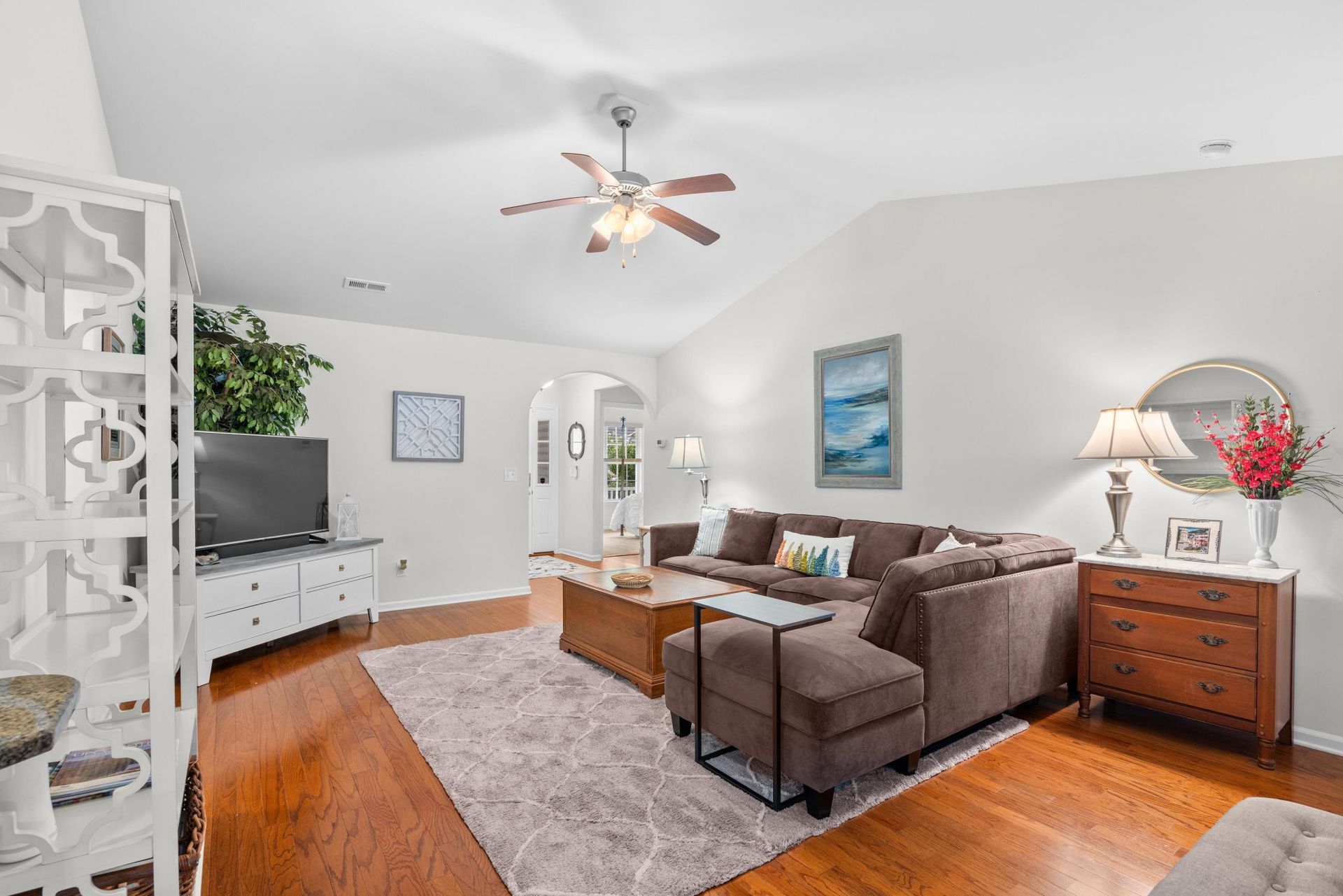 110 Clearwater Dr.  Photo 6