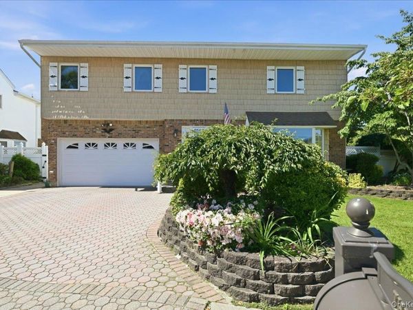 117 Melanie Drive , East Meadow, NY 11554