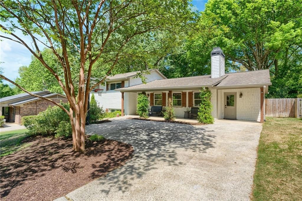 2630 Cove Circle Ne, Atlanta, GA 30319 Main Photo