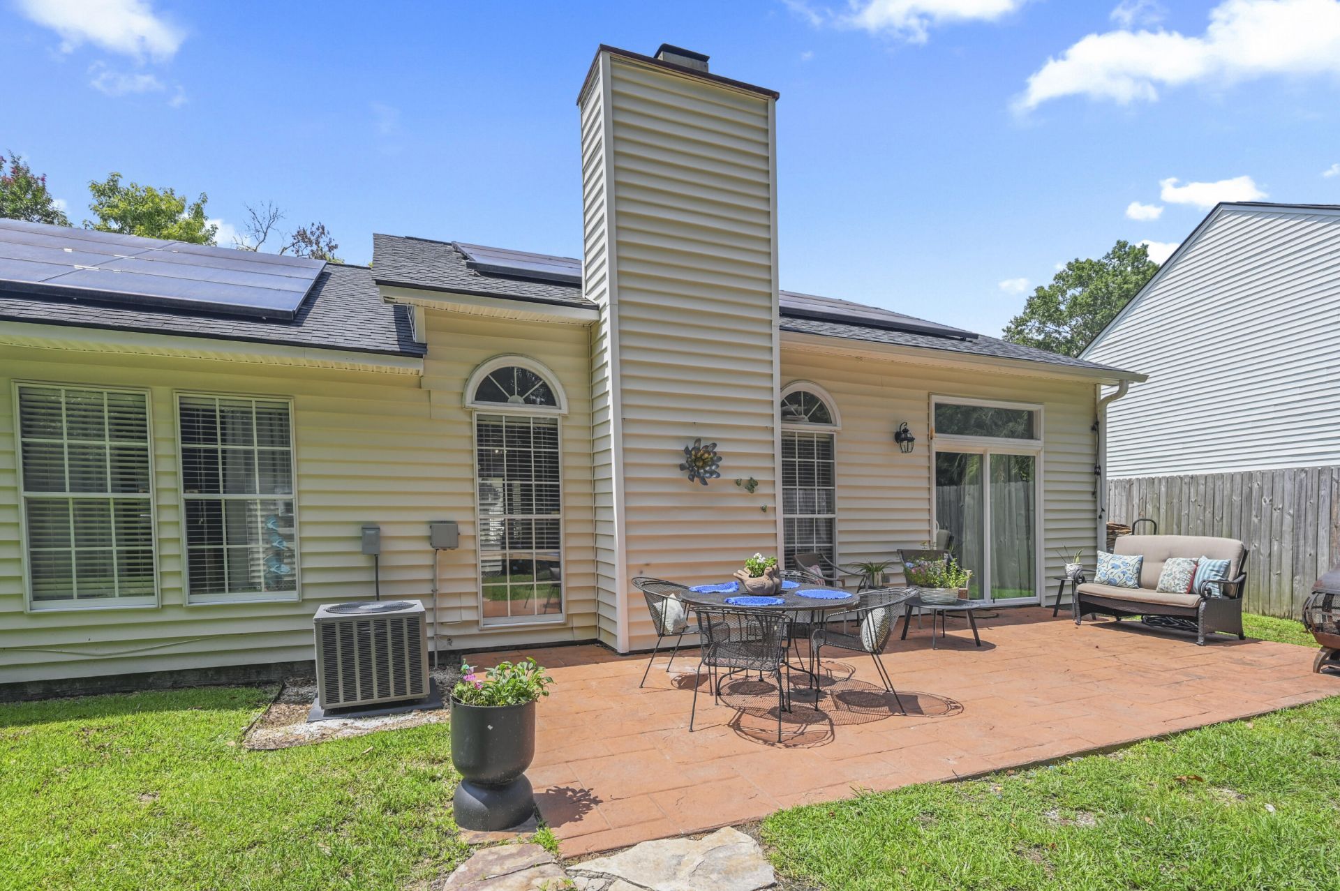 202 Challis Court Photo 19