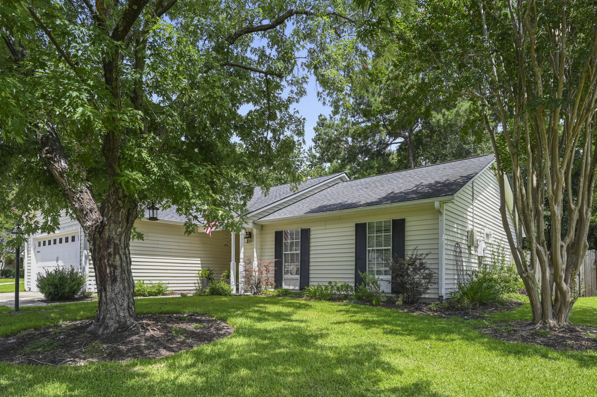 202 Challis Court Photo 24