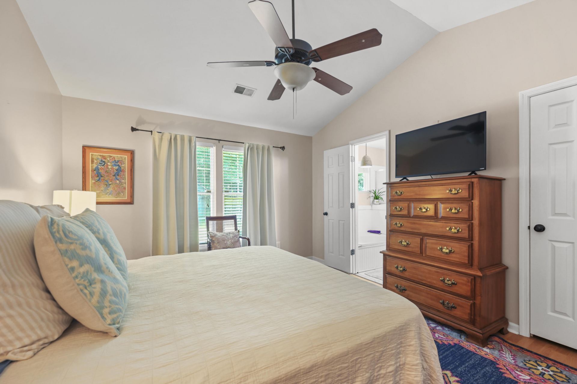 202 Challis Court Photo 5