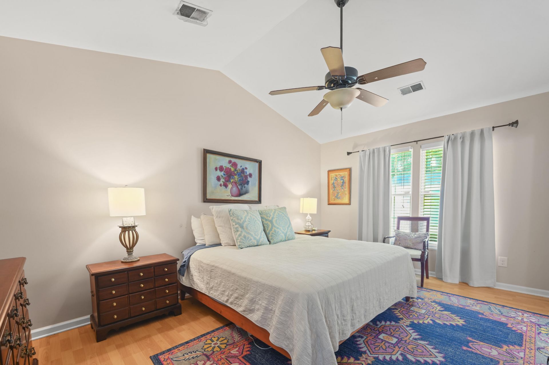 202 Challis Court Photo 6