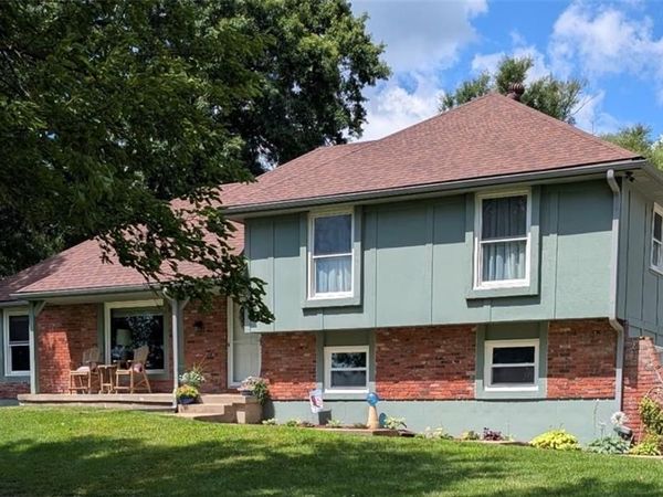 22800 S State Line Road, Bucyrus, KS 66013