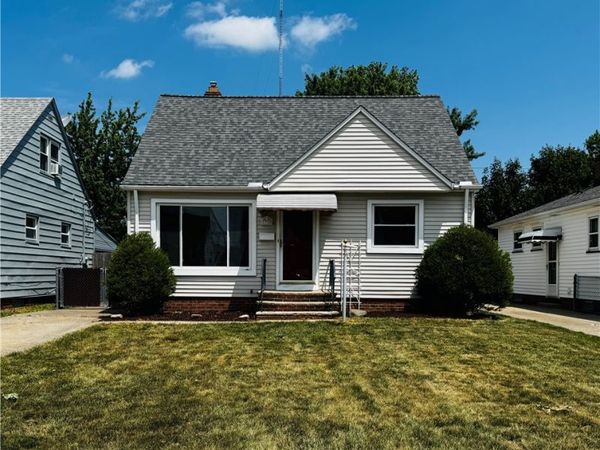 2710 Stanfield Drive , Parma, OH 44134